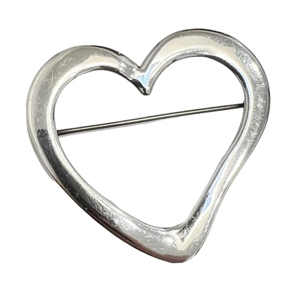VINTAGE STERLING SILVER OPEN HEART BROOCH - Picture 12 of 15